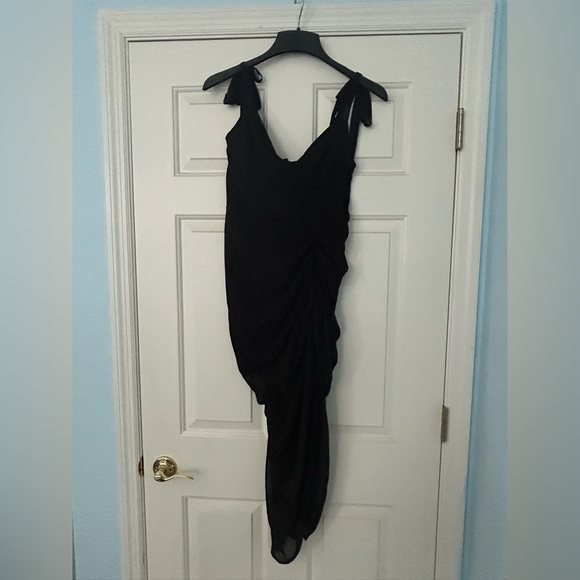 PrettyLittleThing Black Asymmetrical Dress - Picture 7 of 9